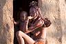 32-kobieta_z_dzieckiem_z_plemienia_-_himba