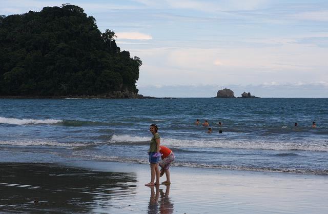 48-wieczorny_spacer_po_plazy_w_manuel_antonio.jpg