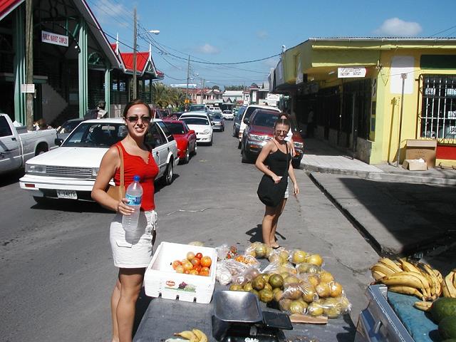 38-zakupy_owocow_w_stolicy_antigua-st-johns.jpg