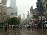 108-szanghaj._nanjing_road_w_deszczu