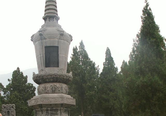 65-nagrobek_niedawno_zmarlego_przelozonego_klasztoru_shaolin.jpg