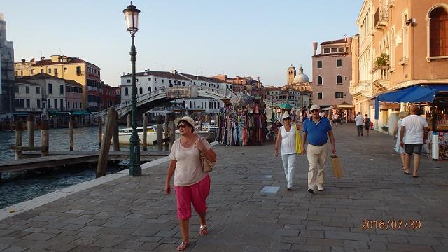 44-przy_moscie_-_ponte_degli_scalzi-_na_canal_grande.jpg