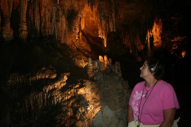 11-ewa_slucha_o_kolejnej_formacji_w_grocie_luray.jpg