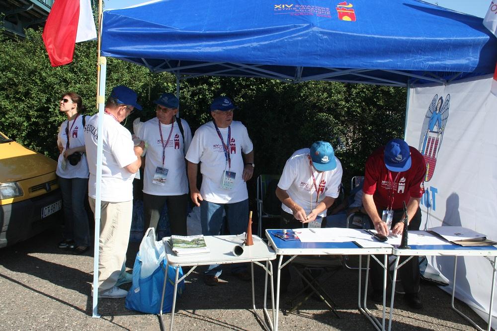 01-wedkarstwo-torun_2009-_komisja_sedziowska.jpg