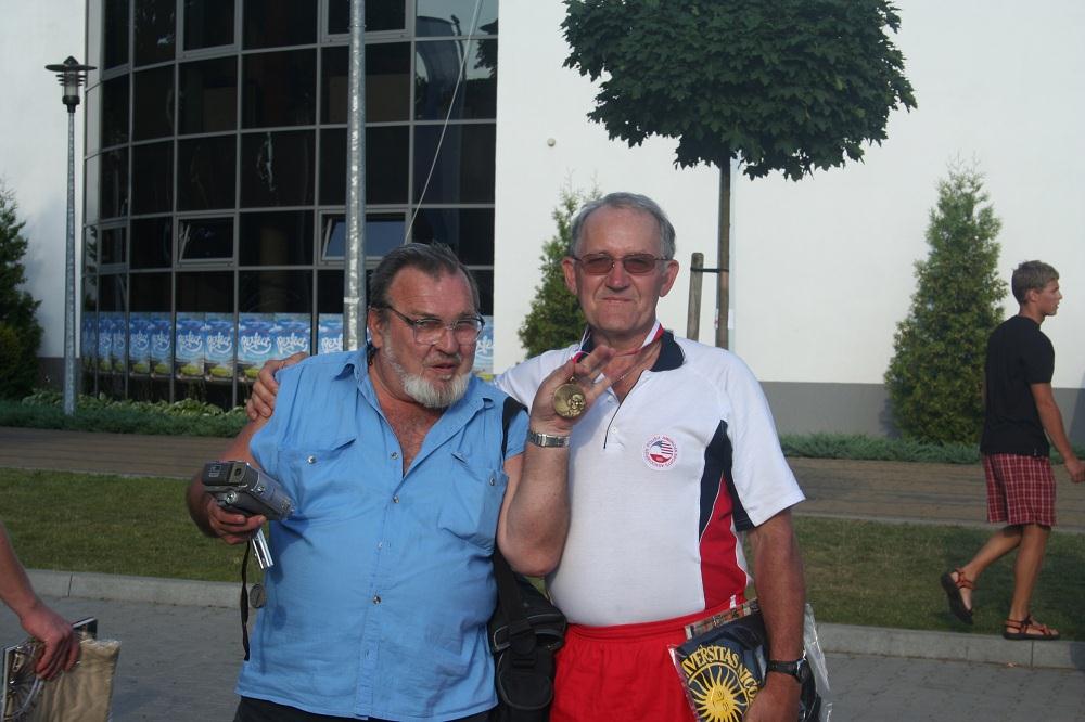 38-gratulacje_od_ryszarda_swiatka_dla_jozefa_kolodzieja.jpg