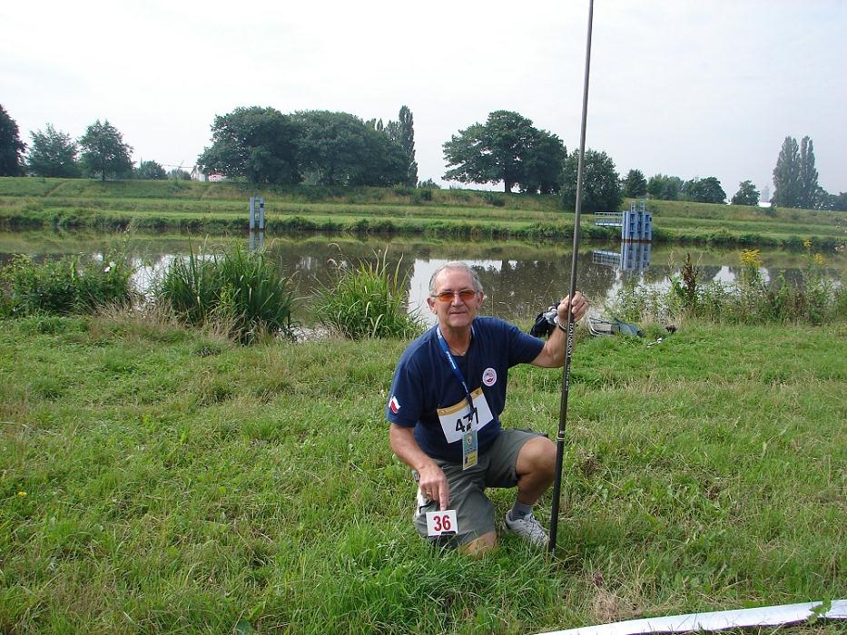 48-jozef_kolodziej_i_jego_wylosowany_sektor.jpg