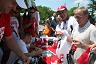 29-tomek_adamek_rozdaje_autografy