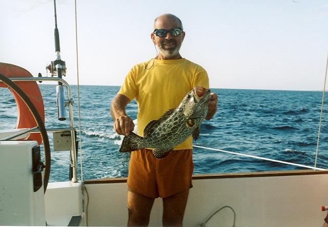 12-kpt._andrzej_sochaj_i_jego_yellowfin_grouper.jpg