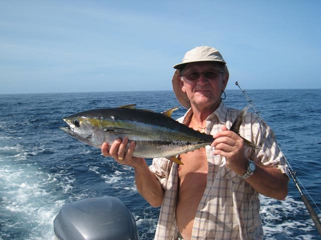 51-jozek_i_jego_yellowfin_tuna.jpg