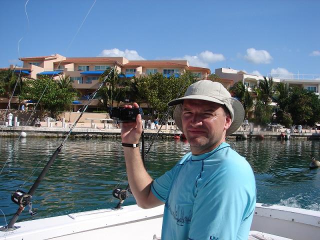 09-konrad_w_porcie_-_puerto_aventuras-meksyk_2011.jpg