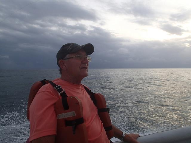 21-jozek_czeka_na_branie_ryby_-_pacyfik_-panama_2013.jpg