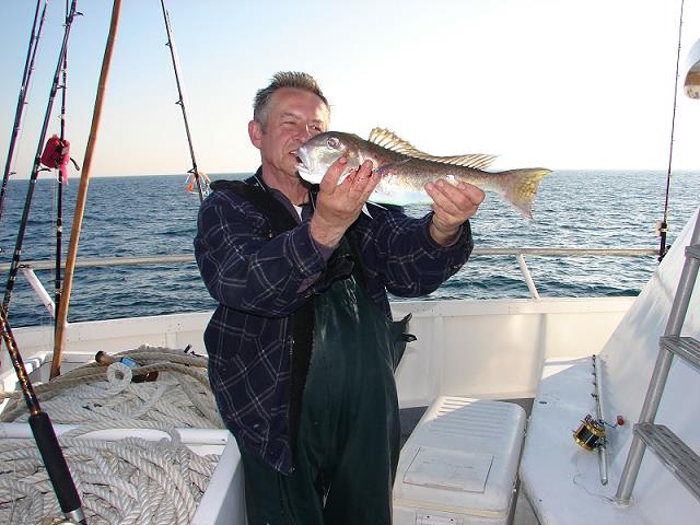 06-wojtek_i_jego_golden_tilefish.jpg