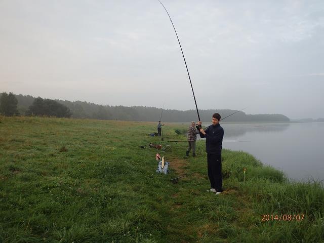 20-piotr_religa_podczas_wedkowania_w_wilczej_woli_-7_sierpien_2014.jpg