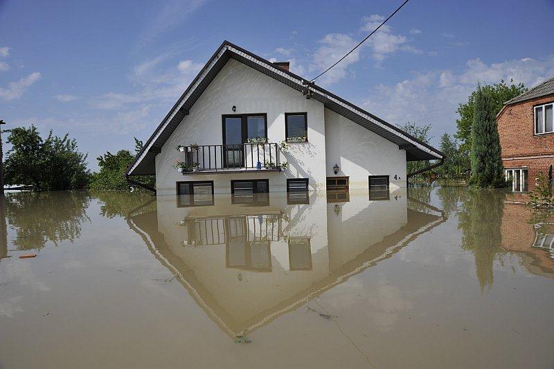 60-zalany_dom_na_ul_flisakow.jpg