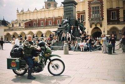 01-Rozpoczecie podrozy spod Sukiennic-Krakow-2004