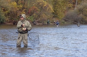 Wedkarz na Oak Orchard Creek - New York