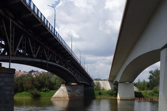 31-l-stary_i_nowy_most_drogowy_na_wisle_w_sandomierzu.jpg