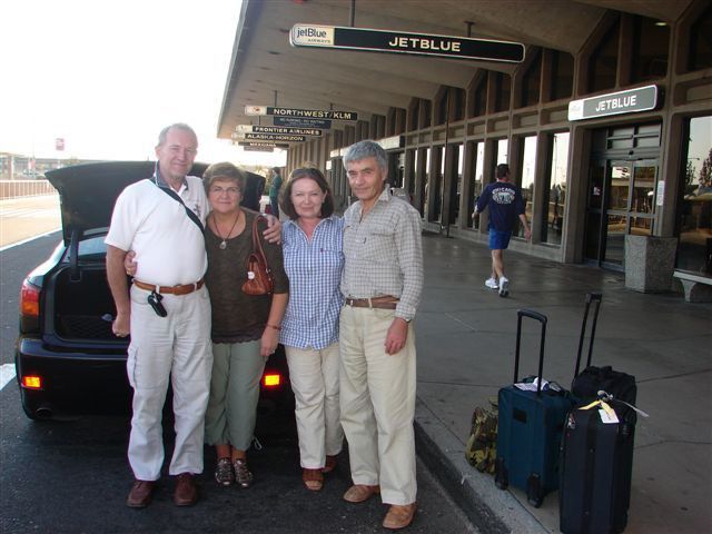 06-Ewa, Ela, Ziutek i Stefan na lotnisku